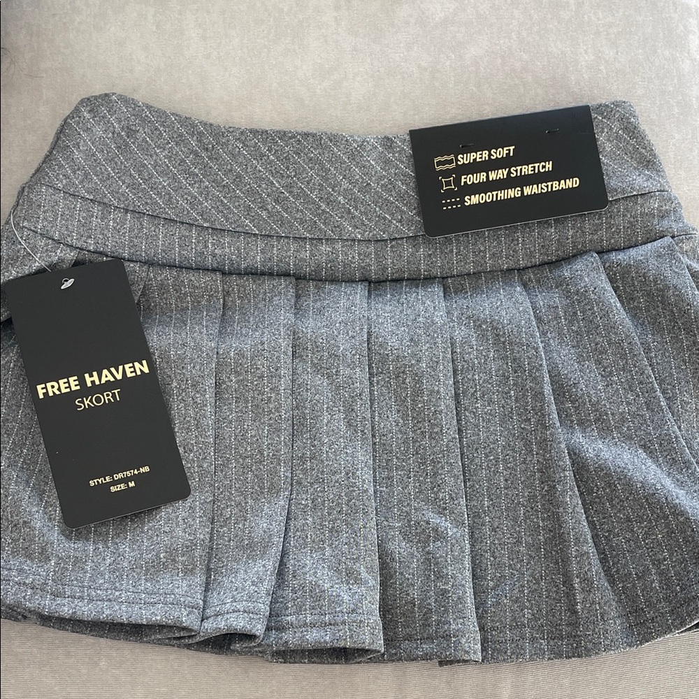 ❤️NEW!!!❤️ Gray Pinstripe Pleated Skort also avail in black color.